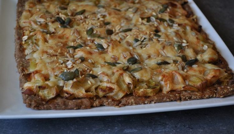 QUICHE À LA FONDUE DE POIREAUX ET GRAINES MÉLANGÉES