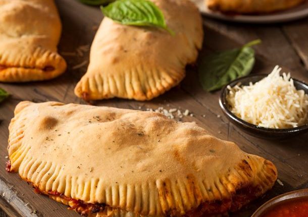 i44058-calzone-a-la-bolognaise