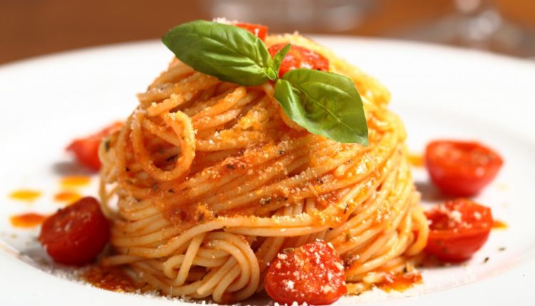 Spaghettis aux tomates fraîches-recette italienne