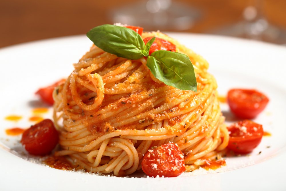 Spaghettis aux tomates fraîches-recette italienne