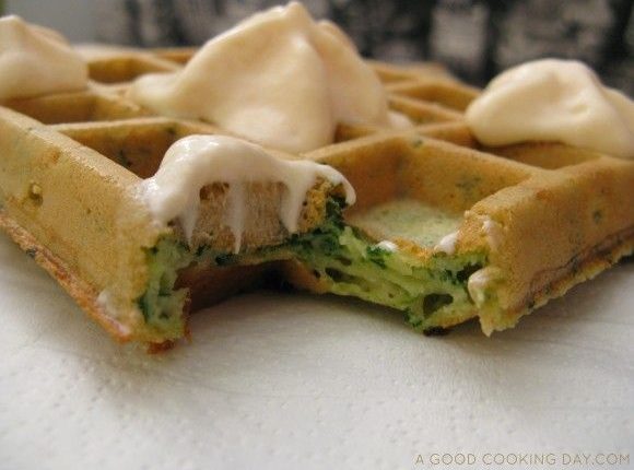 RECETTE DES GAUFRES DE BRUXELLES AUX ÉPINARDS ET AU CHÈVRE