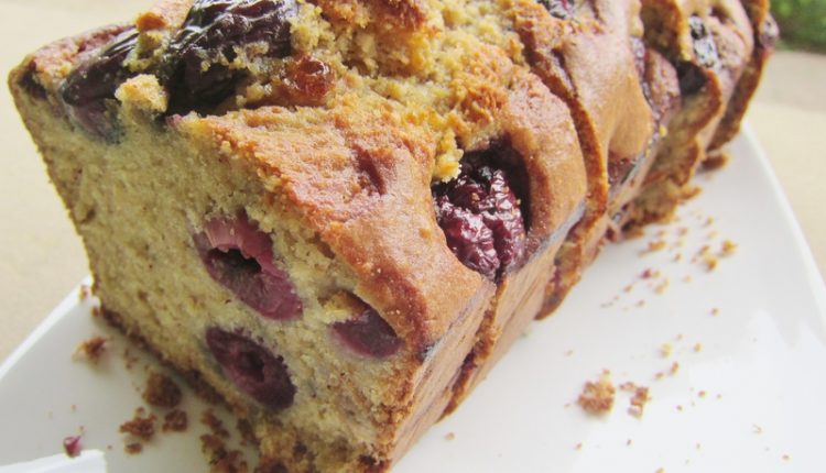 GÂTEAU MOELLEUX AUX CERISES