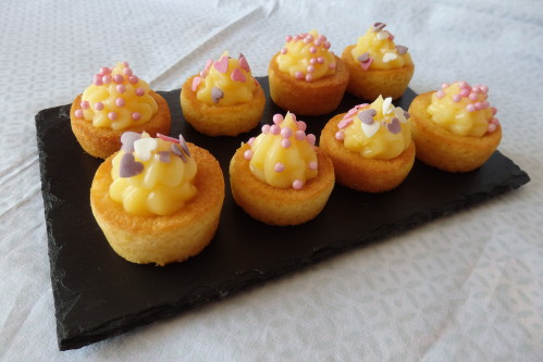 Mignardises -au- pain -de -Gênes- et -lemon -curd