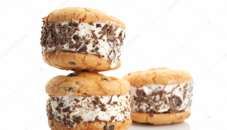 BISCUITS GLACÉS AUX BLEUETS