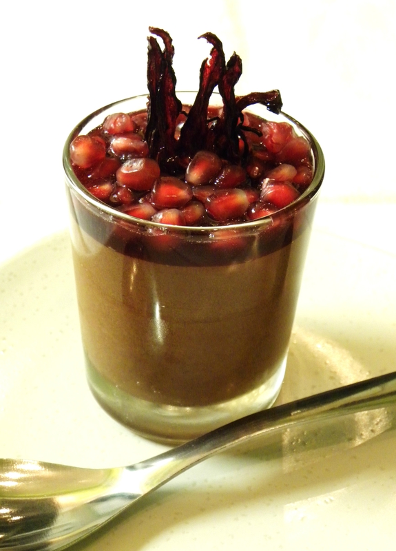 mousse -au- chocolat -,sirop- à- la- grenade