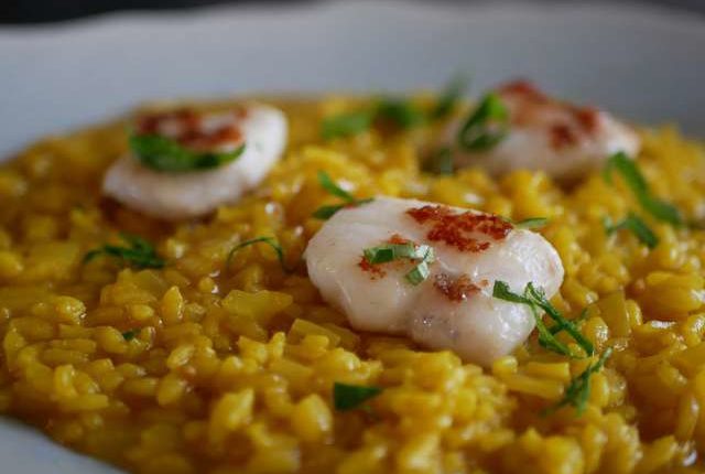 joues-de-lotte-roties-au-four-risotto-au-curcuma.640×480