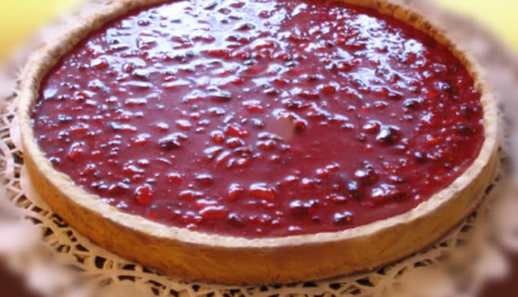 Tarte a la rhubarbe aux pralines rouges