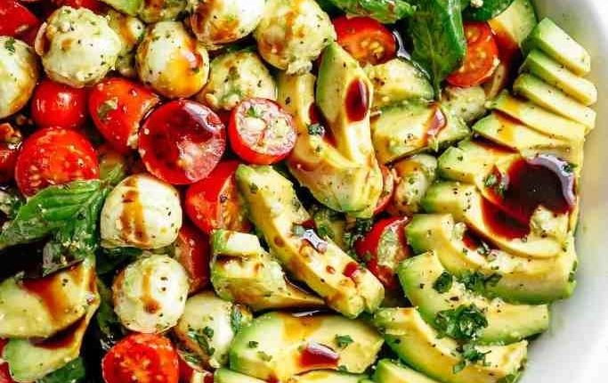 salade caprese avocat