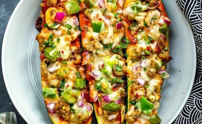 Bateaux à pizza aux courgettes faciles de 30 minutes