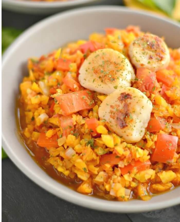 Pétoncles et riz musqué persillé au poivron rouge
