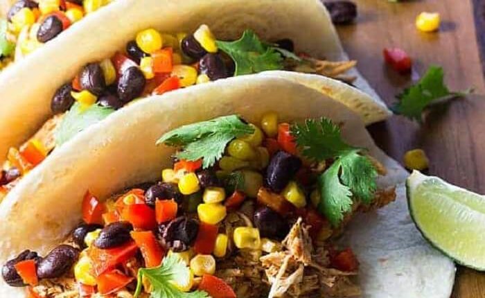 Tacos au poulet barbecue et aux haricots noirs