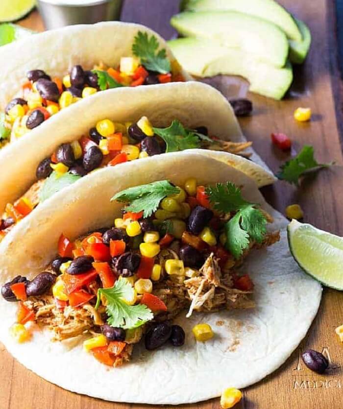 Tacos au poulet barbecue et aux haricots noirs